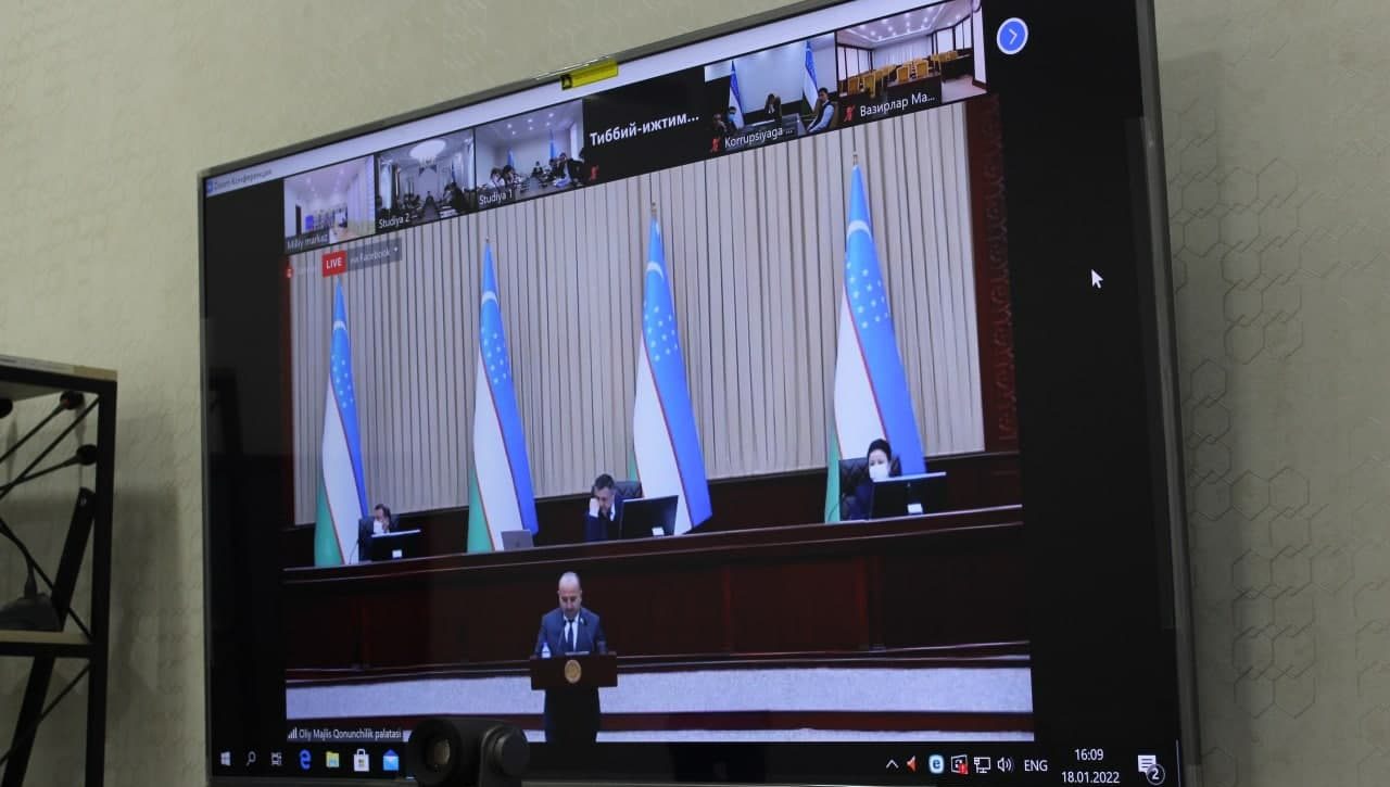 “O‘zbekiston Respublikasining Fuqarolik kodeksiga qiynoqqa solishdan jabrlanganlarga yetkazilgan zararni qoplash tartibini takomillashtirishga qaratilgan qo‘shimchalar kiritish to‘g‘risida”gi qonun loyihasi muhokama qilinmoqda.