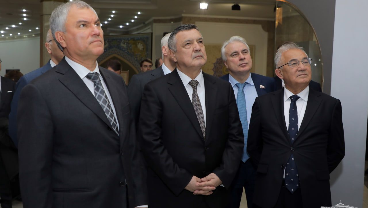 Delegatsiya a’zolari Temuriylar tarixi davlat  muzeyiga tashrif buyurdi