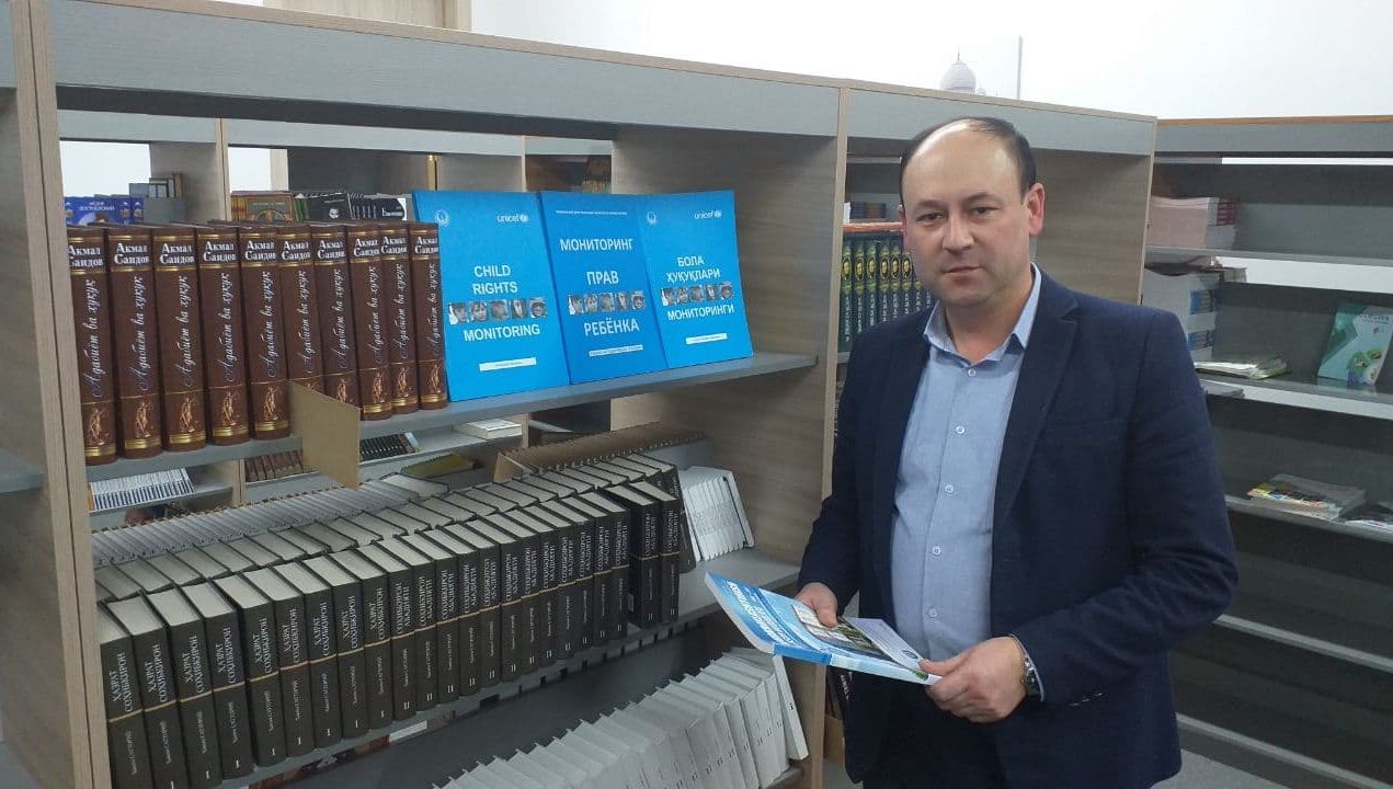Markaz tomonidan yana bir maktab kutubxonasiga kitoblar taqdim etildi