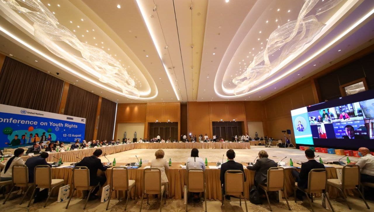 BUTUNJAHON KONFERENTSIYASINING BIRINCHI KUNI: O'zbekistonning yoshlar huquqlarini ta'minlash ishiga sodiqligi e'tirof etildi