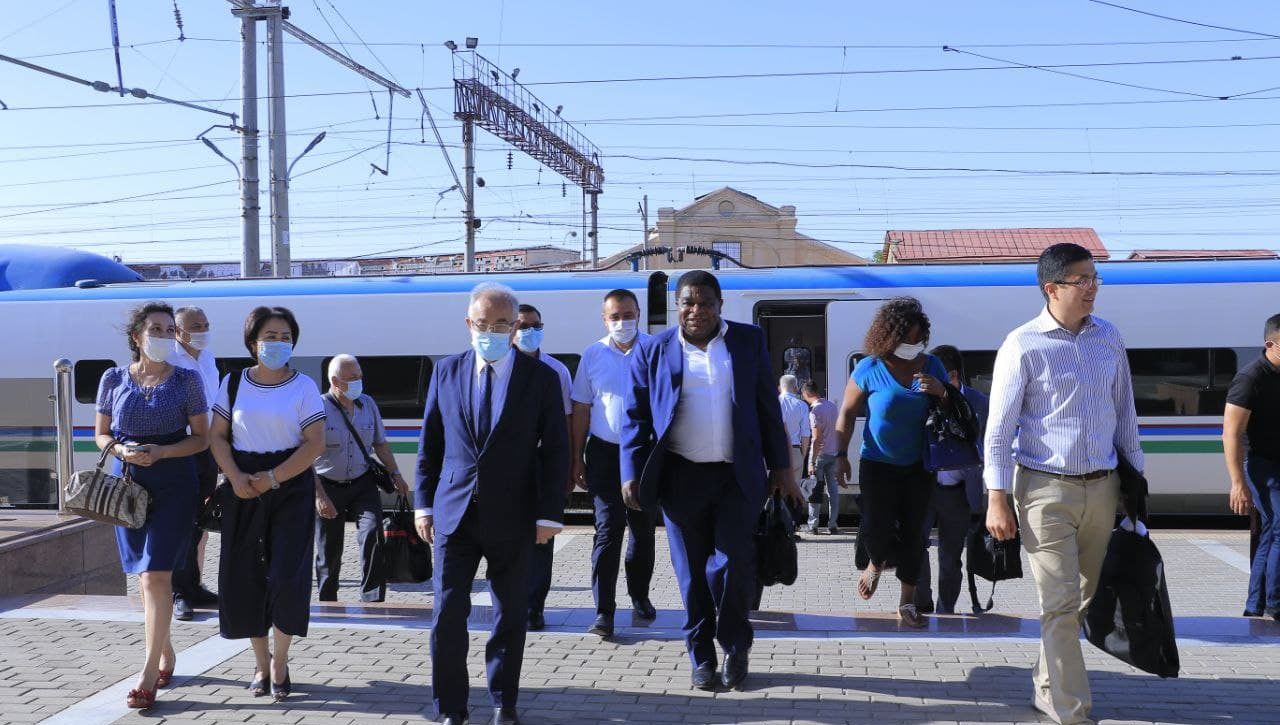 Parlamentlararo Ittifoq Bosh kotibi Martin Chungong boshchiligidagi delegatsiya a'zolari Samarqand shahriga keldi
