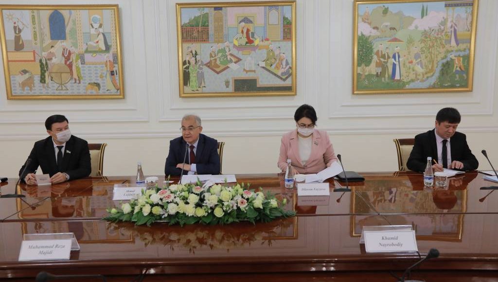 A.Saidov Parlament Assambleyasi Bosh kotibi Muxammad Rezo Majidiy bilan uchrashdi