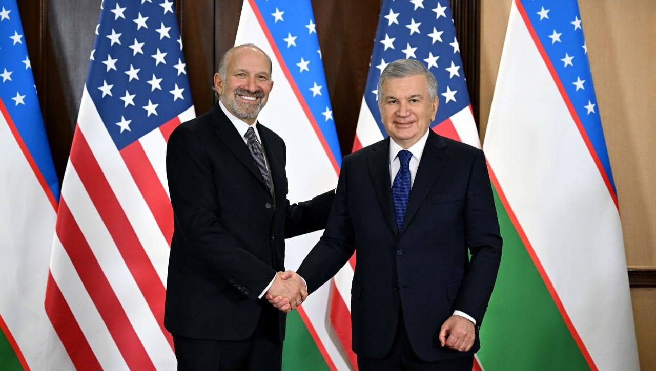 President of Uzbekistan receives the U.S. Secretary of Commerce