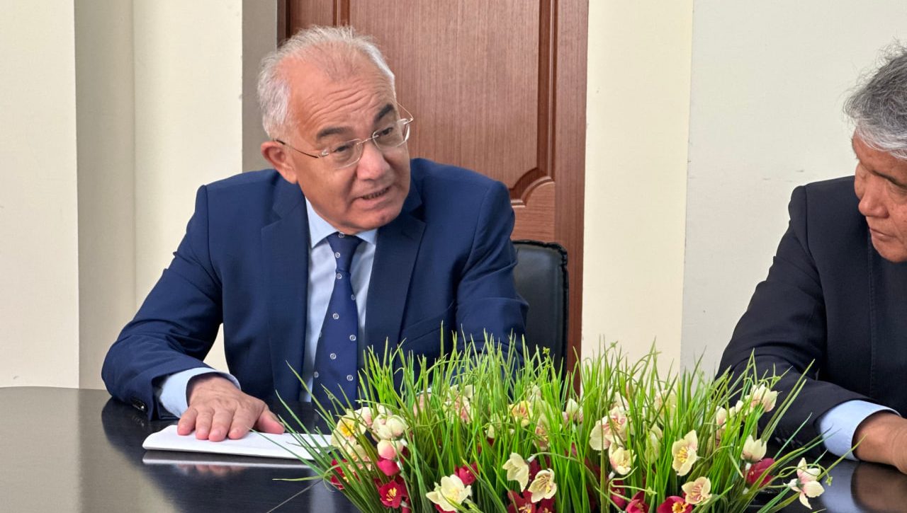 Qirg‘iziston Madaniyat vazirligida Chingiz Aytmatov xotirasiga bag‘ishlangan  forum ishtirokchilari bilan muloqot bo‘ldi