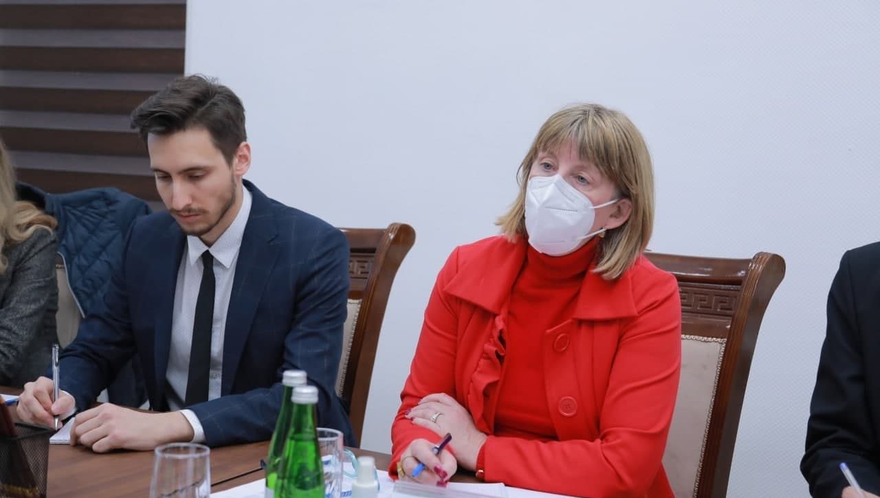 Joriy yilning 2 dekabr kuni Qoraqalpog‘iston Respublikasi prokurori Farxat Allambergenovning Birlashgan Millatlar Tashkiloti Inson huquqlari Kengashining Terrorizmga qarshi kurashda inson huquqlarini rag‘batlantirish va himoya qilish masalalari bo‘yicha maxsus ma’ruzachisi Fionnuala Ni Aolayn bilan uchrashuvi bo‘lib o‘tdi.