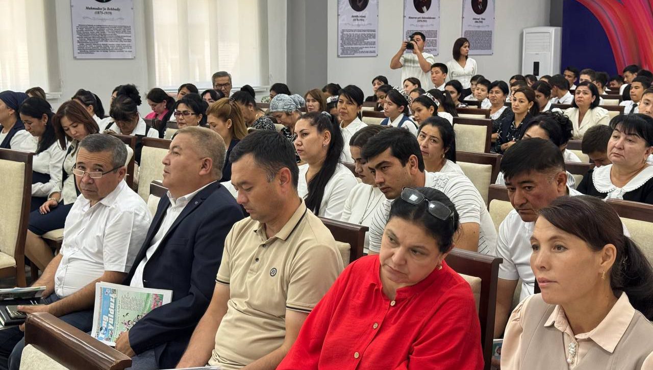 Tanlov g‘oliblariga ular chizgan rasmlar chop etilgan kitob topshirildi