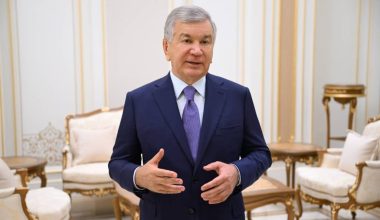 Президент ознакомился с созидательной работой в международном аэропорту Ургенча