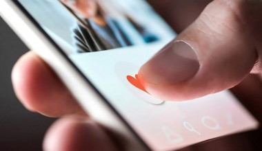 Turkiya sudi erning o‘zga ayollar fotosuratiga layk bosishini ajrashish uchun asos deb topdi