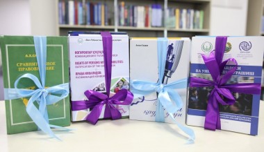 O‘zbekiston Milliy kutubxonasiga Inson huquqlari bo‘yicha O‘zbekiston Respublikasi Milliy markazi tomonidan inson huquqlariga oid adabiyotlar taqdim etildi.
