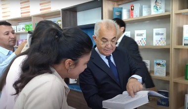 Akmal Saidov - Qarshi shahridagi Yoshlar markazida. 2022 yil 16 aprel