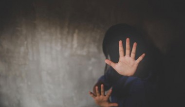 Зўравонликдан жабрланган болалар учун профессионал тутинган оила хизмати йўлга қўйилади