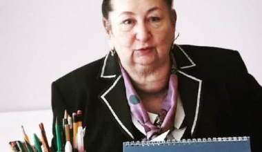 Поздравляем нагрудным знаком “Mo‘tabar ayol”