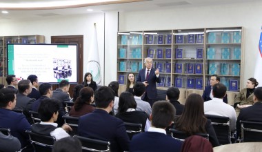 Инсон ҳуқуқлари уйида “Академик соат” ўтказилди